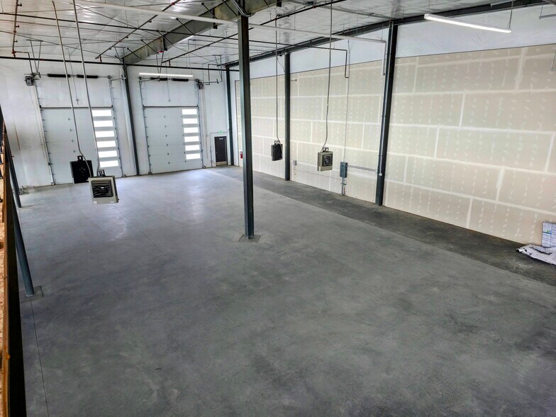 More Photos Of 13833 E Briarwood Ave, Centennial Light Distribution For Sale