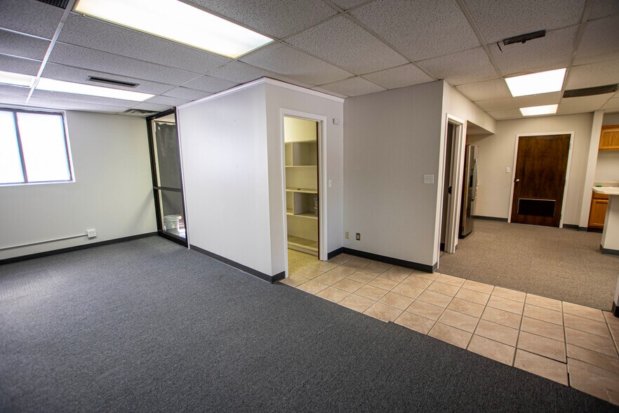 More Photos Of 17235 Bel-Ray Pl, Belton Office For Lease