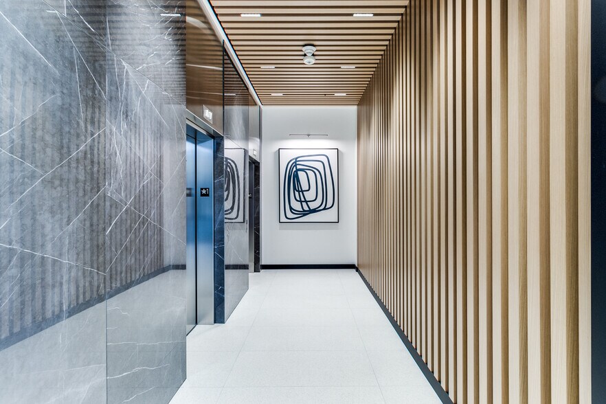 More Photos Of 2525 McKinnon St, Dallas Office For Lease