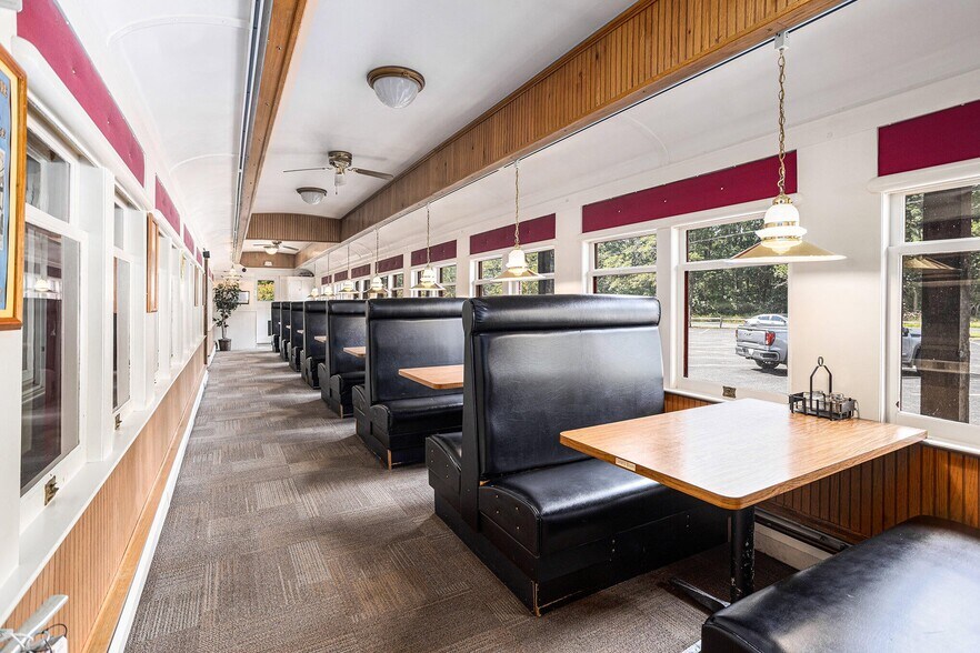 More Photos Of 6225 W D Ave, Kalamazoo Restaurant For Sale