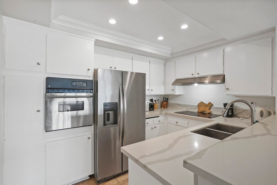 More Photos Of 18103 Coastline Dr, Malibu Apartments For Sale