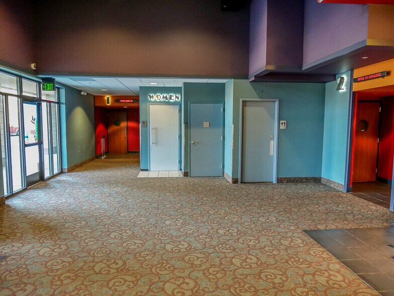 More Photos Of 1101 SW Highway 97, Madras Theater Concert Hall For Sale