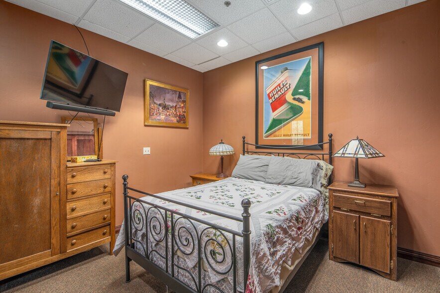 More Photos Of 111 N Broadway St, Green Bay Office Residential For Sale