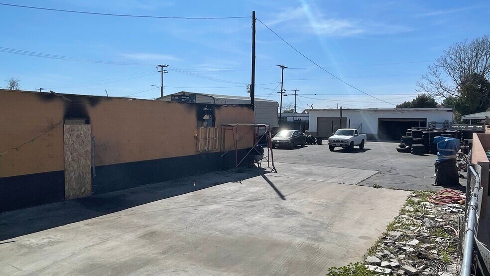 More Photos Of 1060 E 6th St, Beaumont Auto Repair For Sale