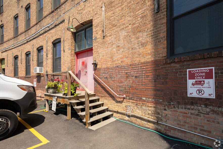 More Photos Of 3636 S Iron St, Chicago Light Distribution For Sale