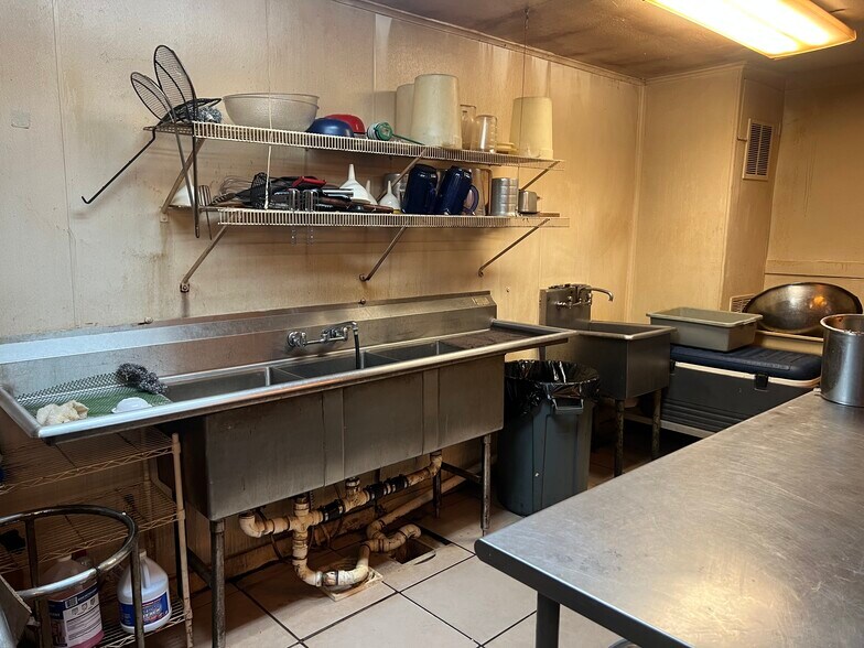 More Photos Of 5427 Broadway St, Galveston General Retail For Sale