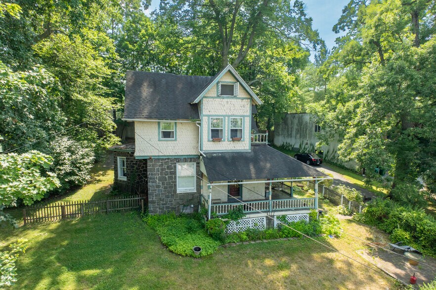 More Photos Of 234 Conestoga Rd, Wayne Specialty For Sale