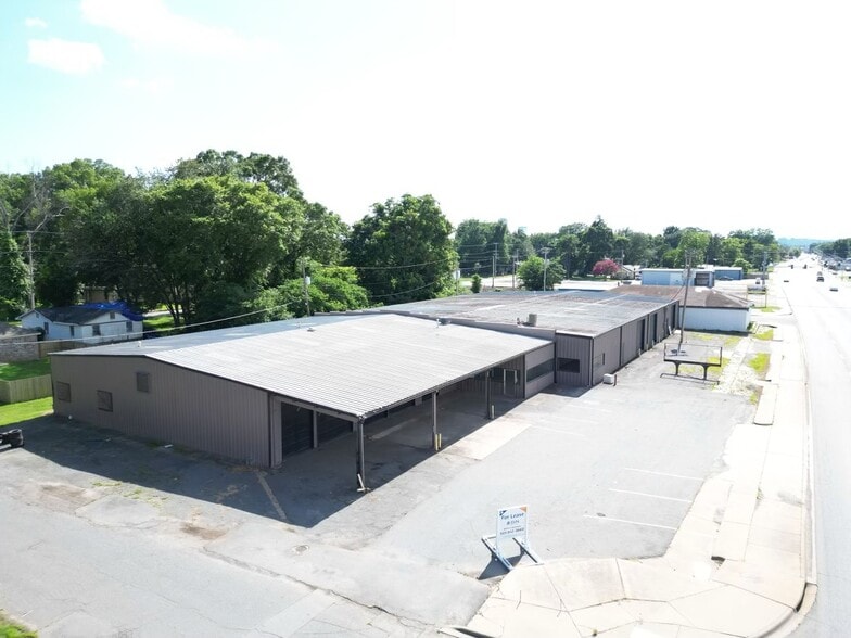 More Photos Of 2222 E Broadway St, North Little Rock Manufacturing For Lease