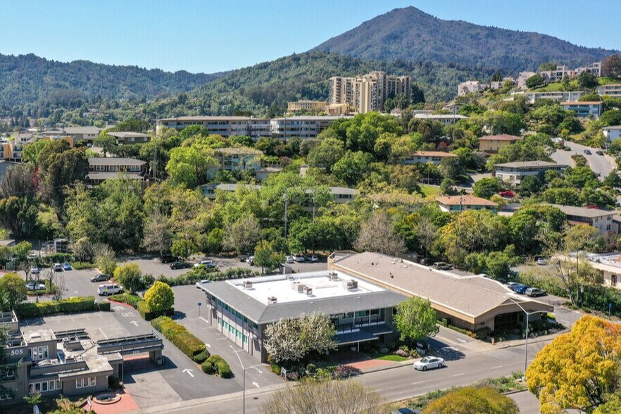 Primary Photo Of 511 Sir Francis Drake Blvd, Greenbrae Office For Sale
