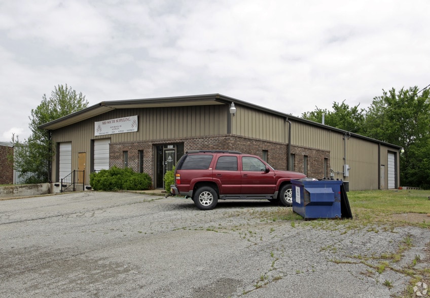 More Photos Of 8158 Industrial Dr, Olive Branch Warehouse For Lease