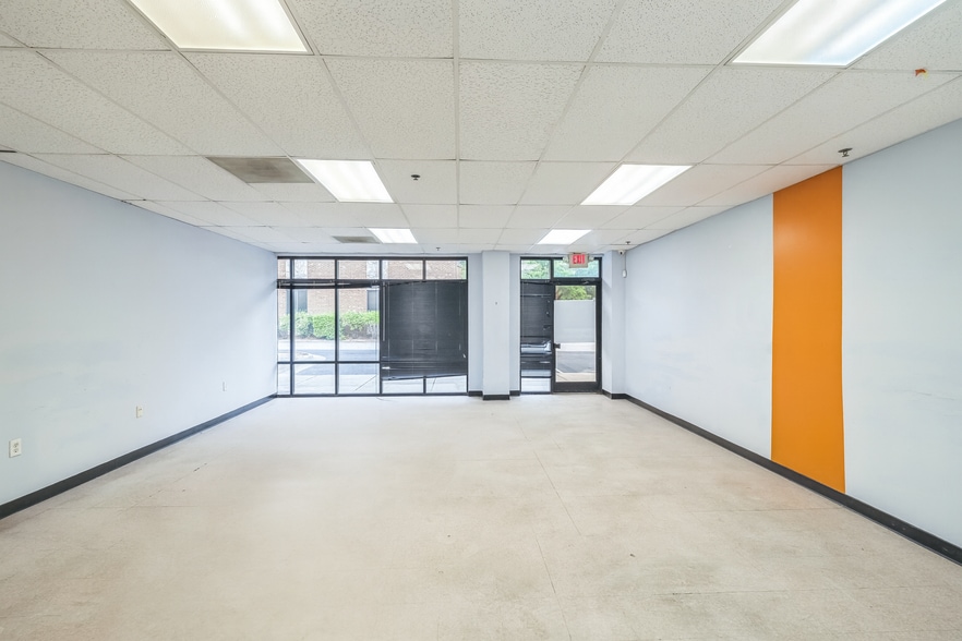 More Photos Of 709 E Market St, Greensboro Unknown For Lease