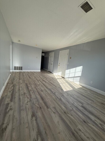 More Photos Of 10-26 Saratoga Ave, Pawtucket Apartments For Sale