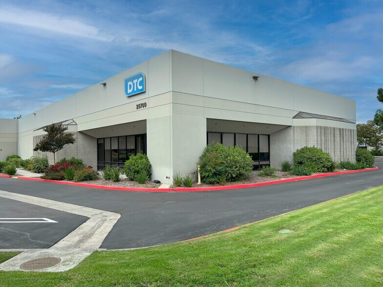 Primary Photo Of 25709 Rye Canyon Rd, Valencia Warehouse For Lease