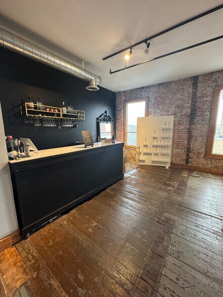 More Photos Of 811 W 2nd Ave, Spokane Office For Sale