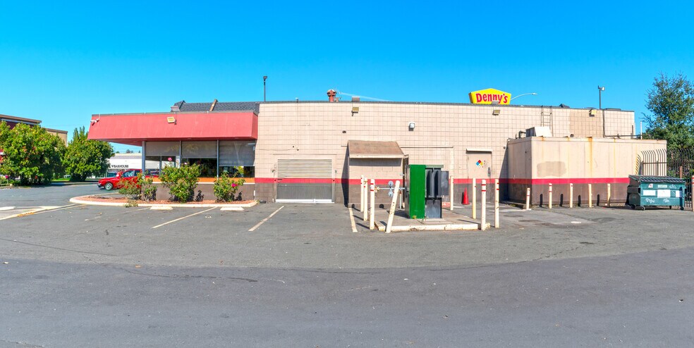 More Photos Of 996 Steele Ln, Santa Rosa General Retail For Lease