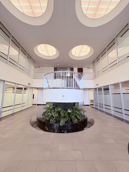 More Photos Of 13100 Northwest Fwy, Houston Office For Lease