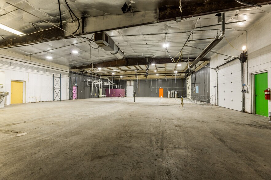 More Photos Of 535 W Poplar St, Fayetteville Warehouse For Lease