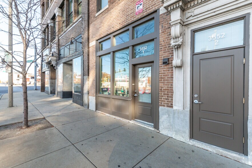 More Photos Of 3550-3552 Gravois Ave, Saint Louis Freestanding For Lease