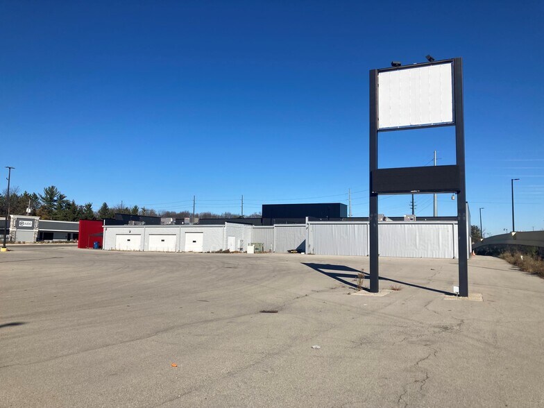 More Photos Of 9445 Haver Way, Indianapolis Freestanding For Sale