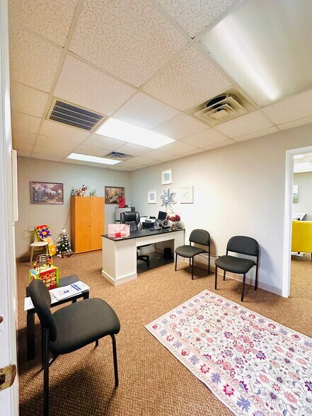 More Photos Of 110 Sunset Dr, Beckley Office For Lease