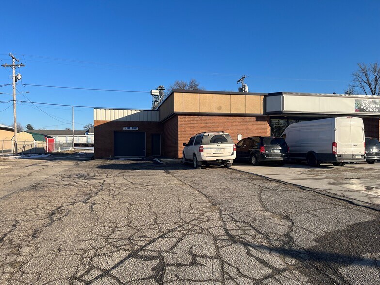 More Photos Of 302-306 Main St S, Stewartville Convenience Store For Sale