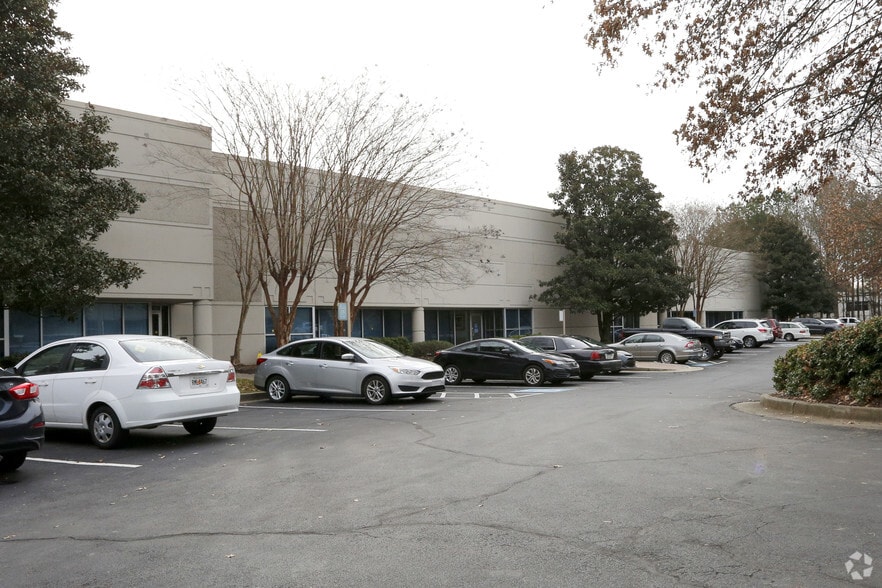 Primary Photo Of 2145 Barrett Park Dr, Kennesaw Warehouse For Lease