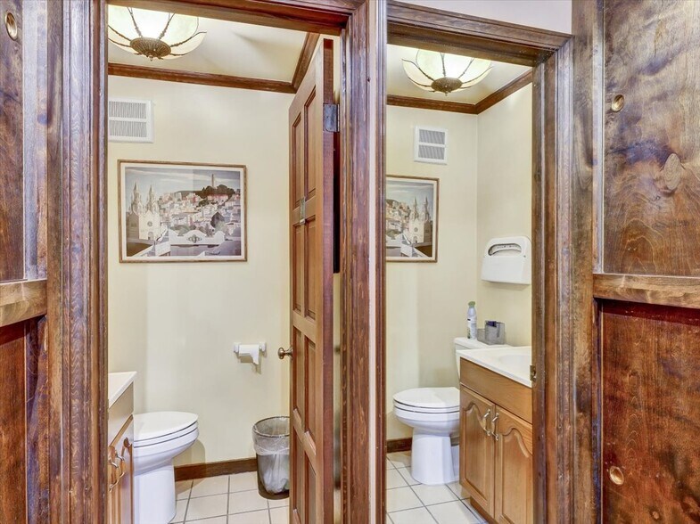 More Photos Of 2250 Union St, San Francisco Storefront Retail Office For Sale