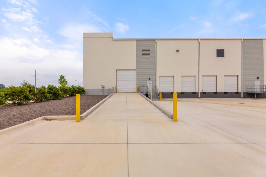 More Photos Of 4805 N Interstate 35, Georgetown Unknown For Lease