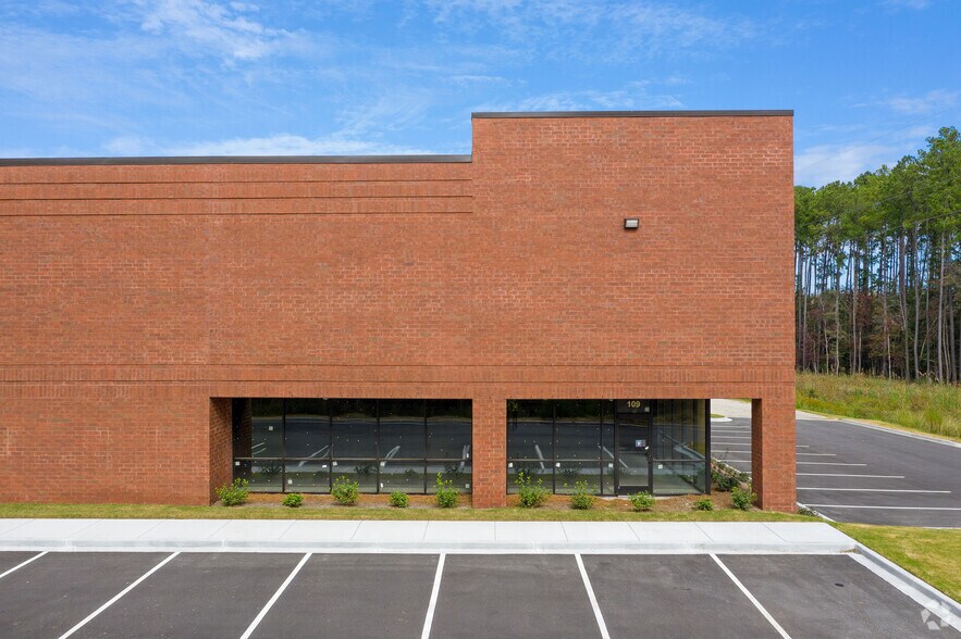 More Photos Of 1777 Benton Blvd, Savannah Warehouse For Lease