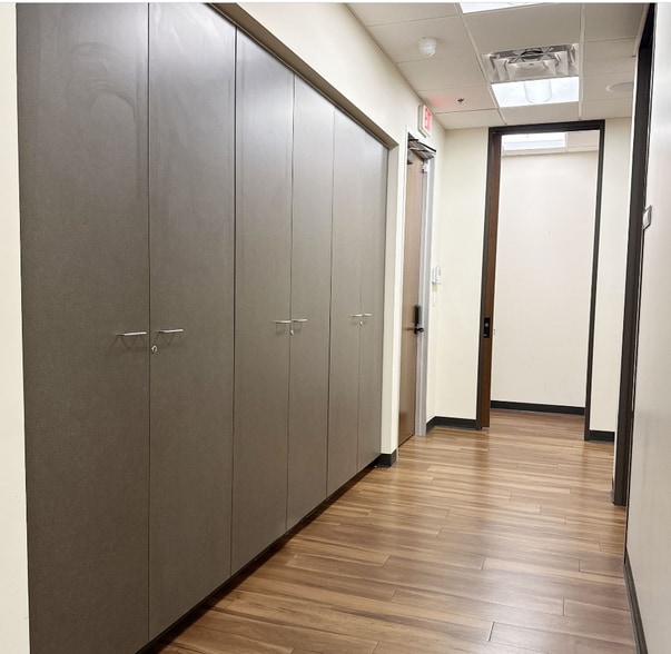 More Photos Of 1314 E Sonterra Blvd, San Antonio Medical For Sale