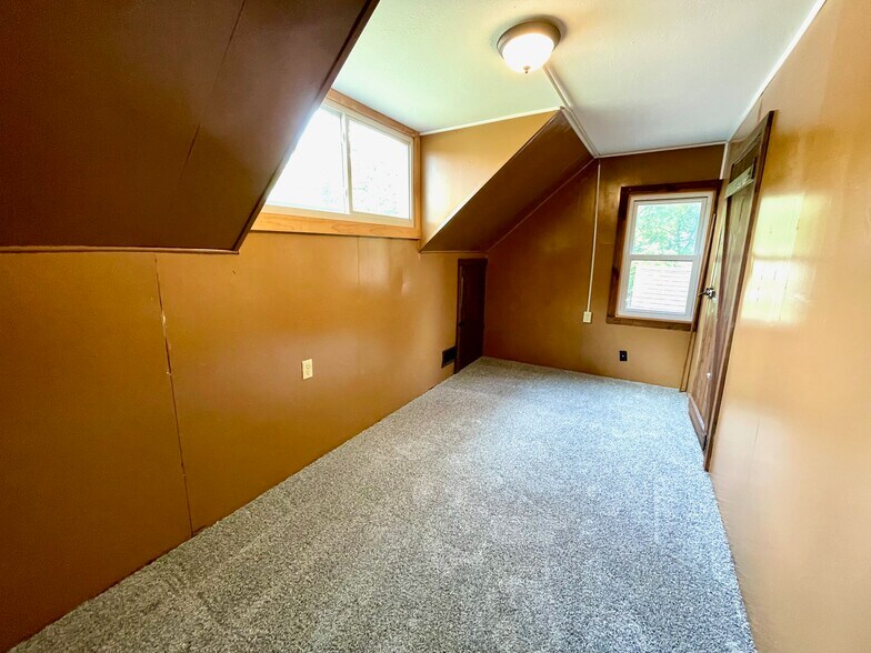 More Photos Of 844 Broadway St N, Menomonie Storefront Retail Residential For Sale