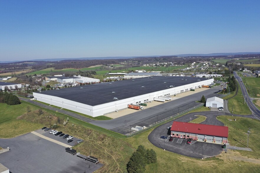 Primary Photo Of 9750 Commerce Cir, Kutztown Distribution For Lease