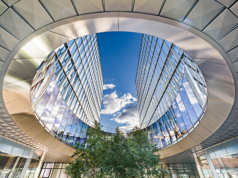 More Photos Of 670 Maine Ave SW, Washington Office For Lease