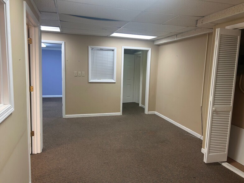 More Photos Of 5208 Charlotte Pike, Nashville Storefront Retail Office For Lease