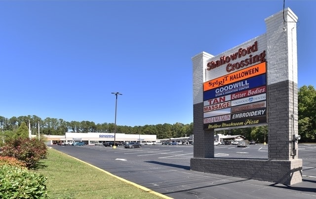 More Photos Of 2421-2423 Shallowford Rd, Marietta Unknown For Lease