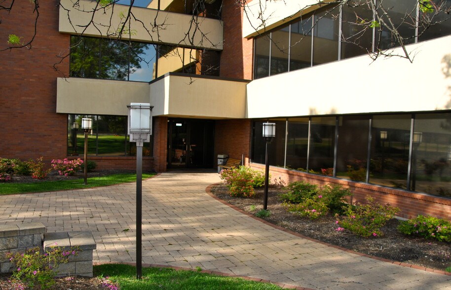 More Photos Of 3233 N Arlington Heights Rd, Arlington Heights Medical For Lease