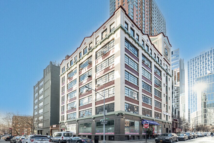 More Photos Of 325 Gold St, Brooklyn Office For Lease