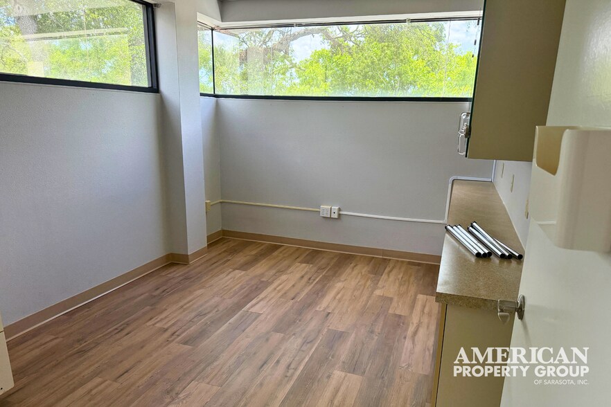 More Photos Of 201 4th Ave, Bradenton Medical For Sale