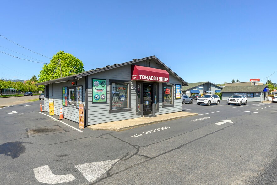 More Photos Of 2911 E Portland Rd, Newberg Office For Sale