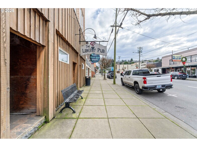 More Photos Of 2043 Sherman Ave, North Bend Bar For Sale