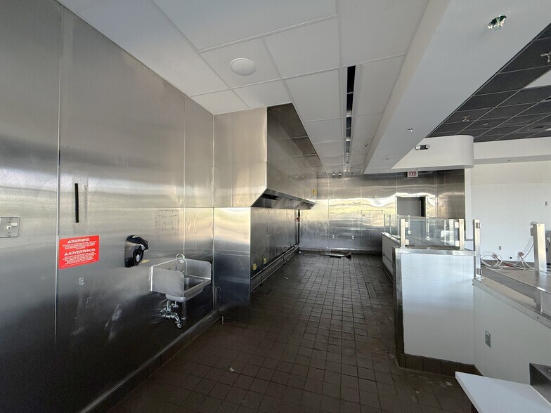 More Photos Of 3450 Dodge St, Dubuque Freestanding For Lease