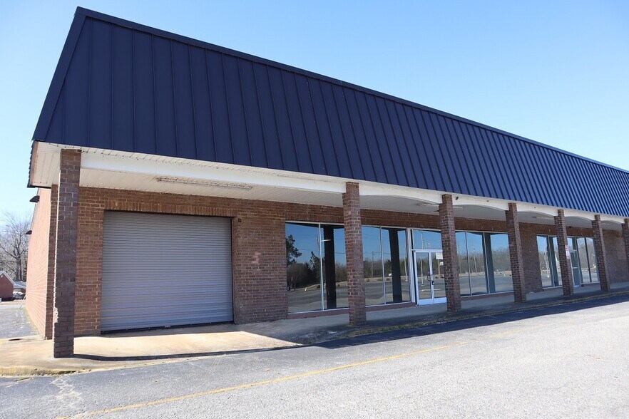 Primary Photo Of 1543 W Market St, Smithfield Light Distribution For Lease
