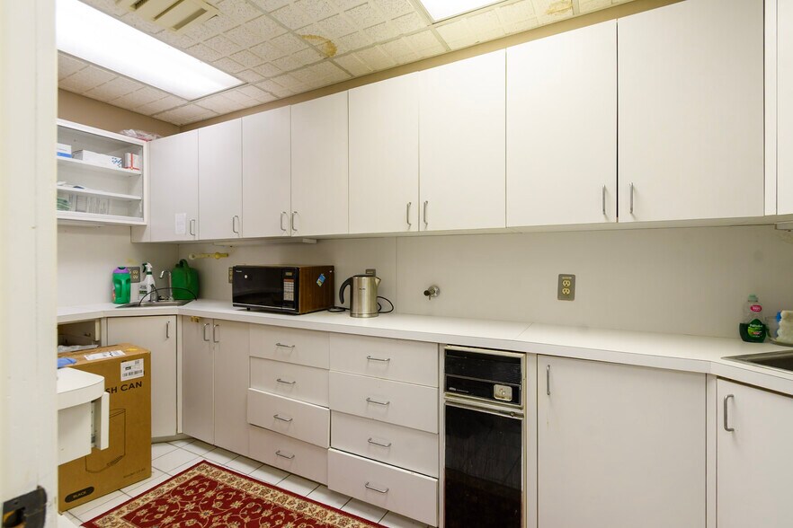 More Photos Of 29 Smull Ave, Caldwell Office Residential For Sale