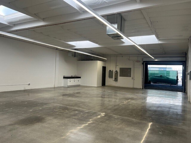 More Photos Of 5900 Smiley Dr, Culver City Warehouse For Lease