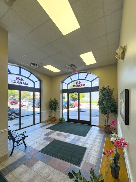 More Photos Of 48 Market St, Mount Clemens Office For Sale