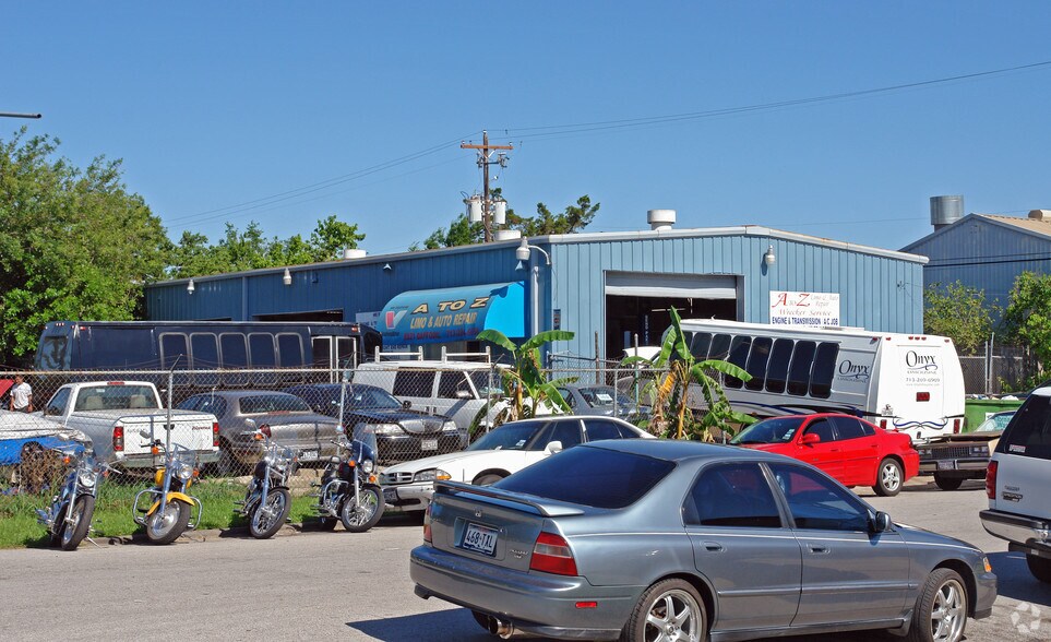 More Photos Of 8921 Daffodil Ave, Houston Auto Repair For Lease