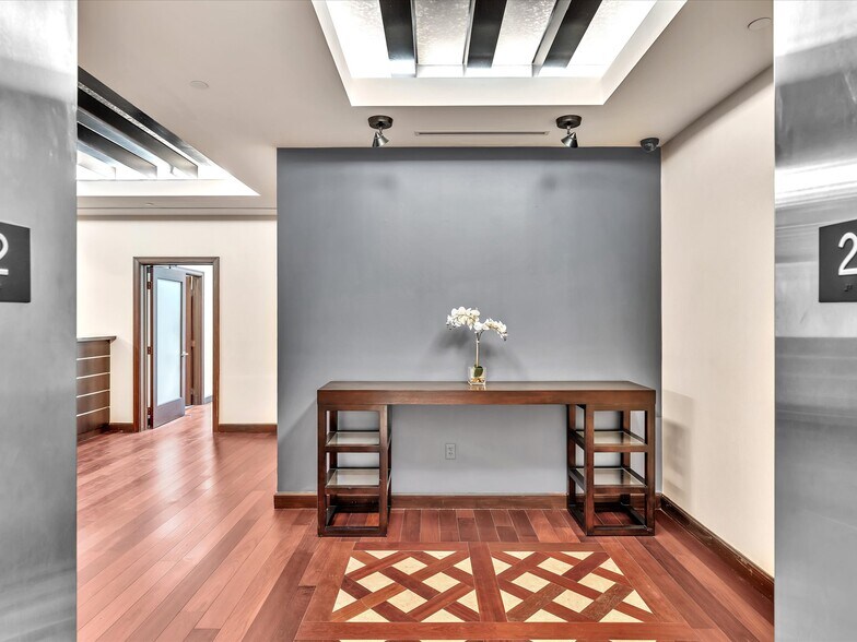 More Photos Of 20900 NE 30th Ave, Aventura Office Residential For Sale