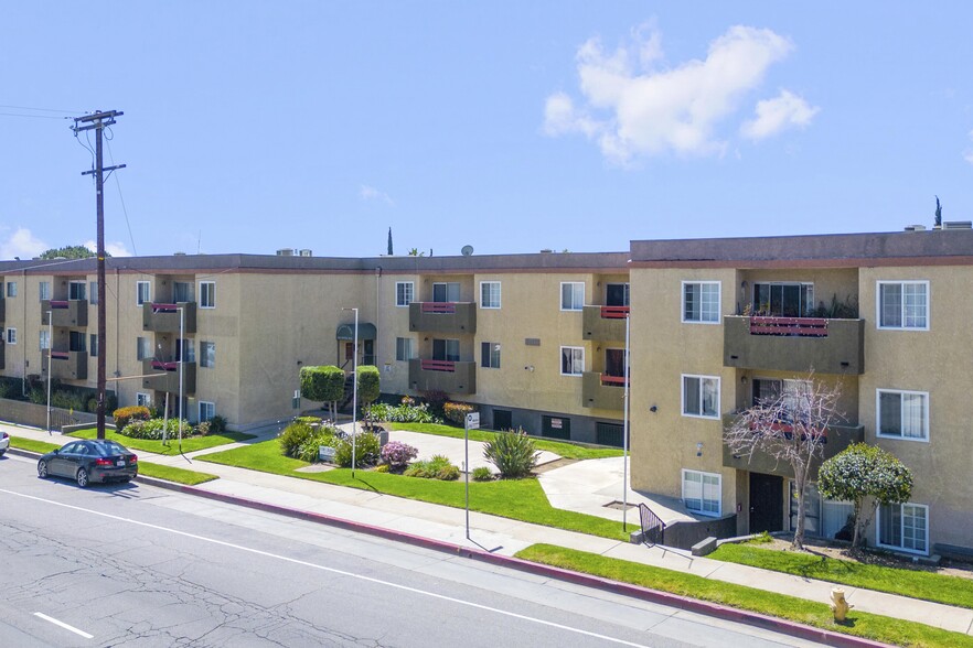 Primary Photo Of 13266 Foothill Blvd, Sylmar Apartments For Sale