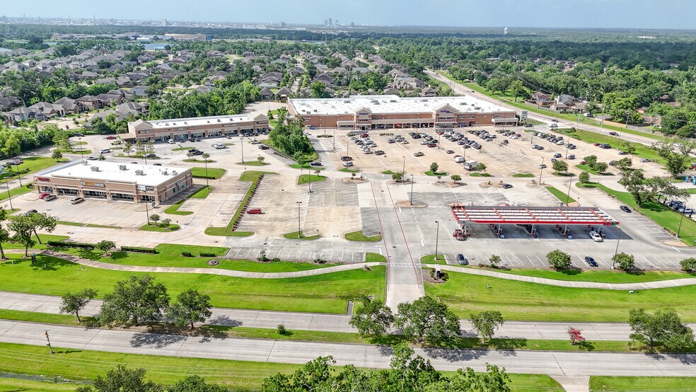 More Photos Of Oyster Creek& N Dixie Dr, Lake Jackson Unknown For Lease