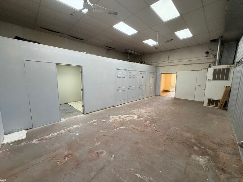 More Photos Of 208 N Main St, Kingfisher Storefront For Sale